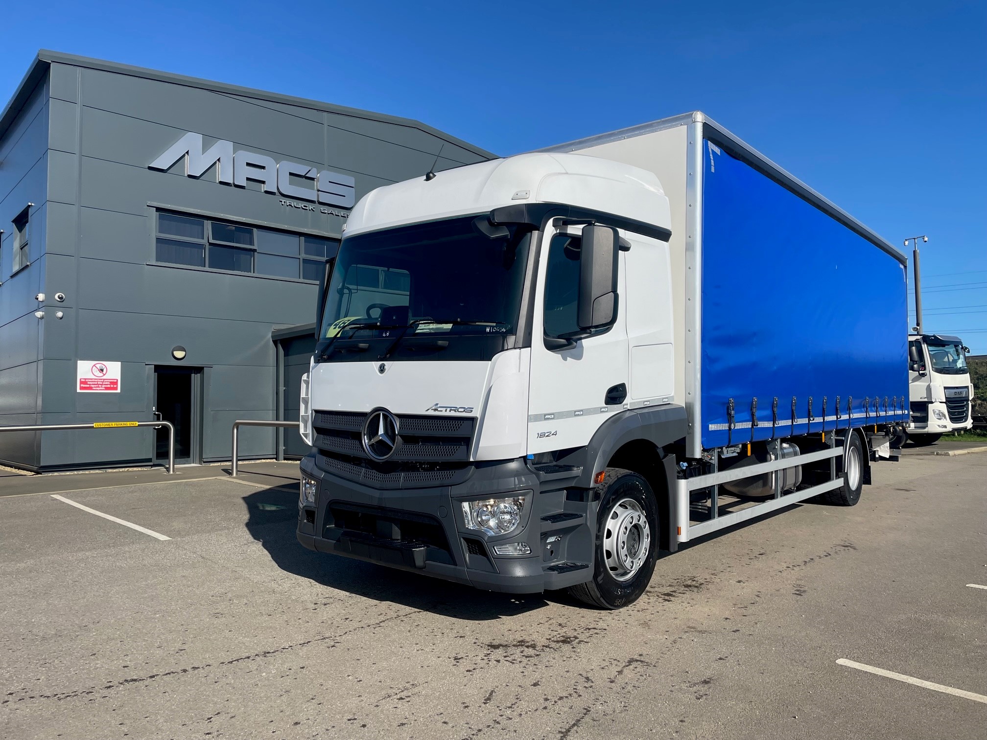 Mercedes (2023) Actros 1824 Curtainsider
