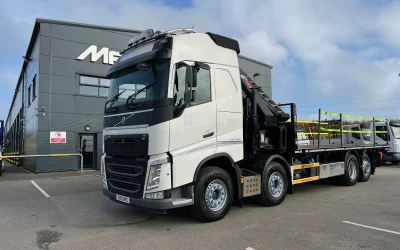 Volvo (2019) FH460 Globetrotter 8×2 Flatbed HIAB 658 EP-6