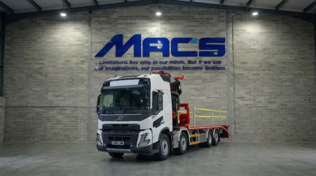 Volvo (2026) FMX460 8×2 32T Cheesewedge FASSI F485
