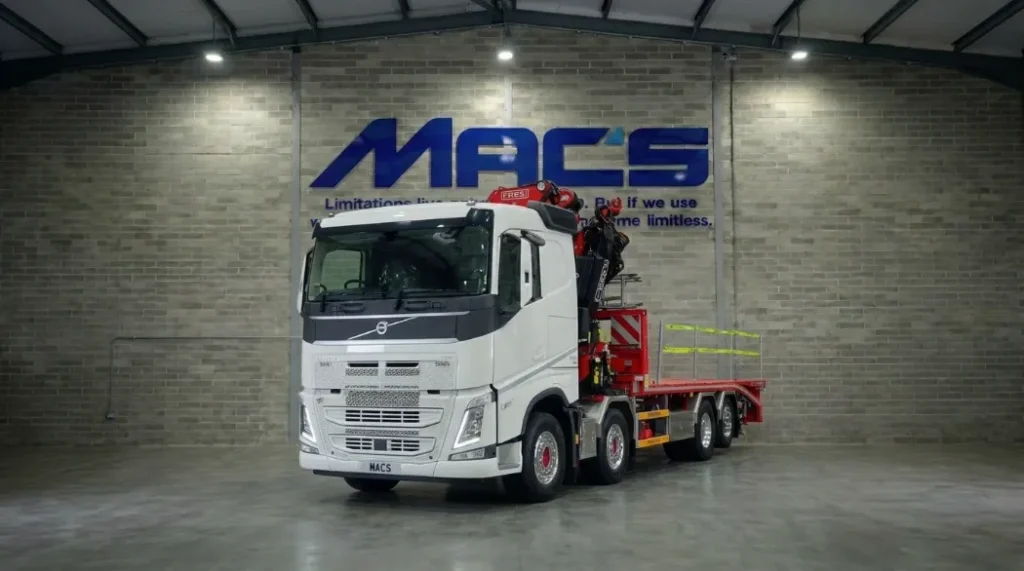 Volvo (2026) FH500 8X2 32T FASSI F705 W/Fly Cheesewedge