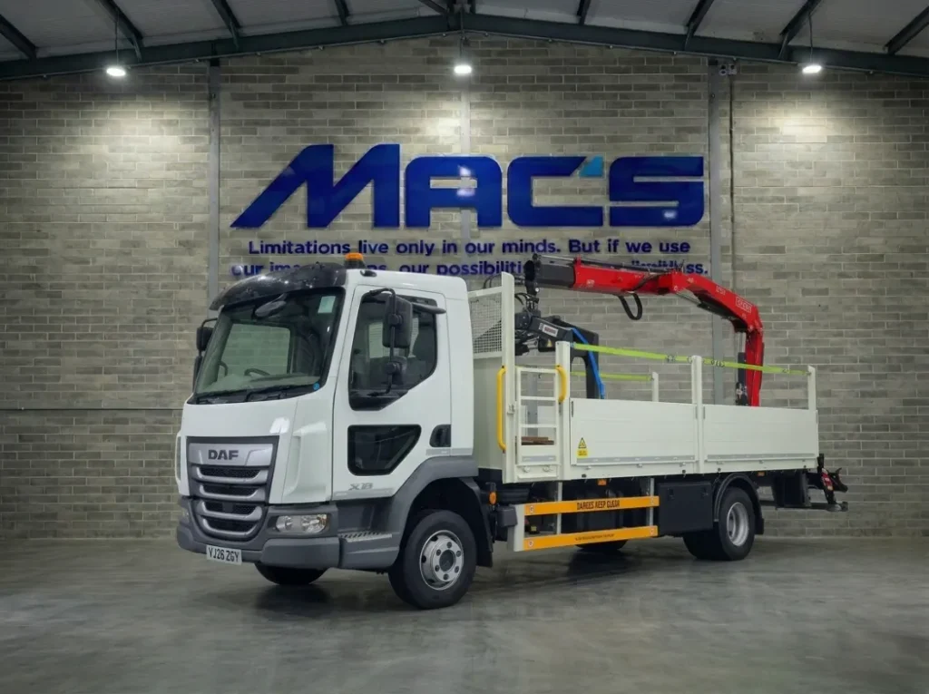 DAF (2026) XB210 4×2 12T Builders Merchant FASSI F85