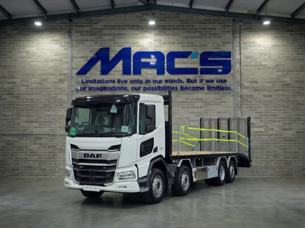DAF (2026) XD450 8X2 32T Access Beavertail