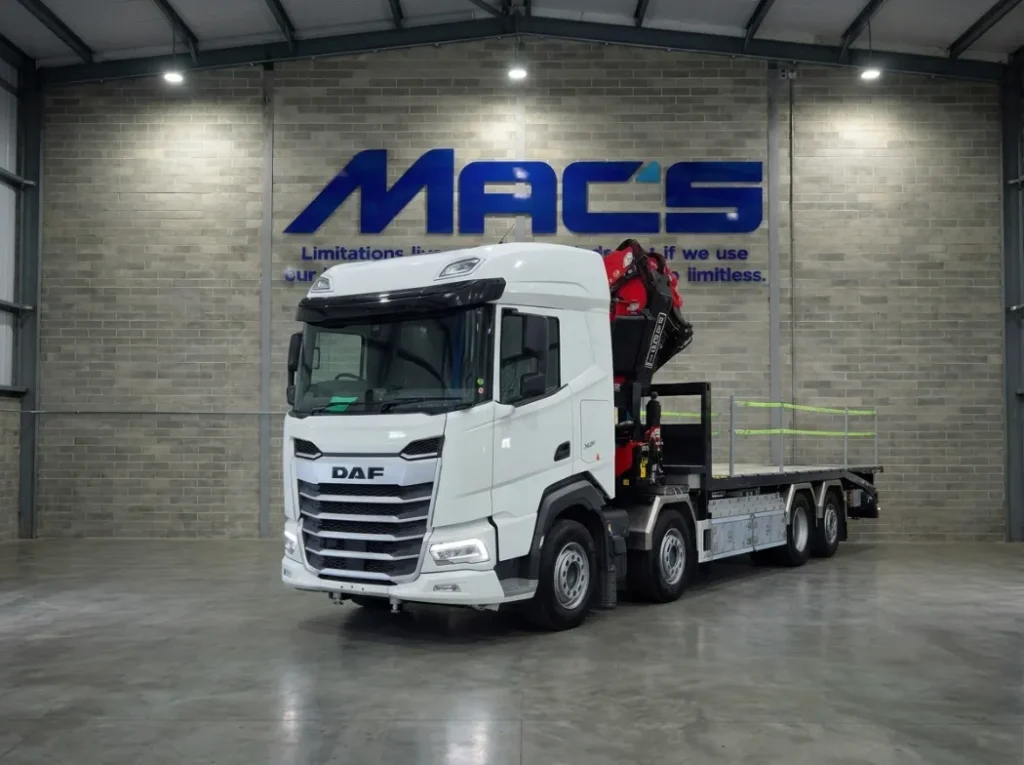 DAF (2026) XF480 8×2 32T FASSI F705 Cheesewedge