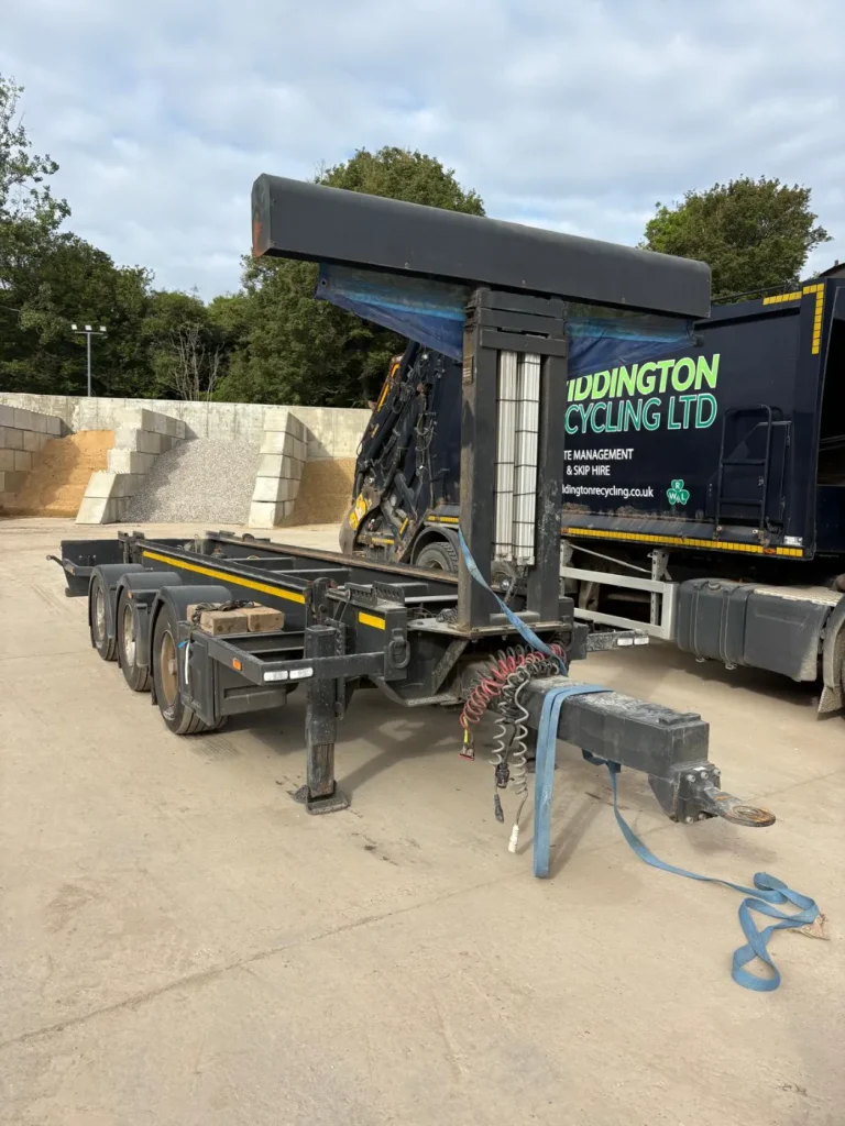 Oldbury (2007) Tri Axle Hooklift Bin Drawbar Trailer