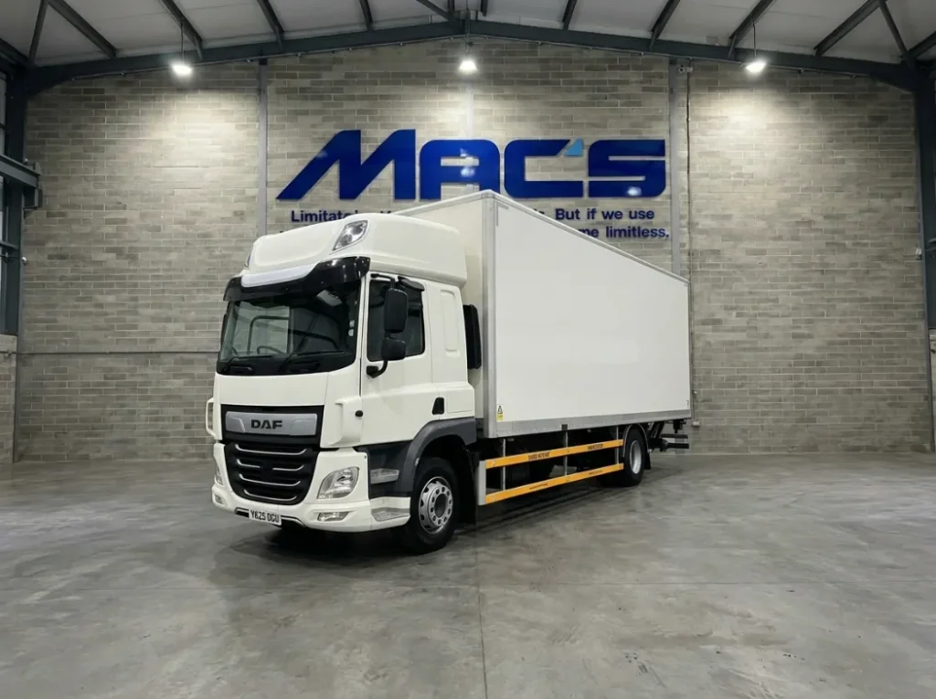 DAF (2025) CF260 4×2 18T Box Q/ Cantilever Tail Lift