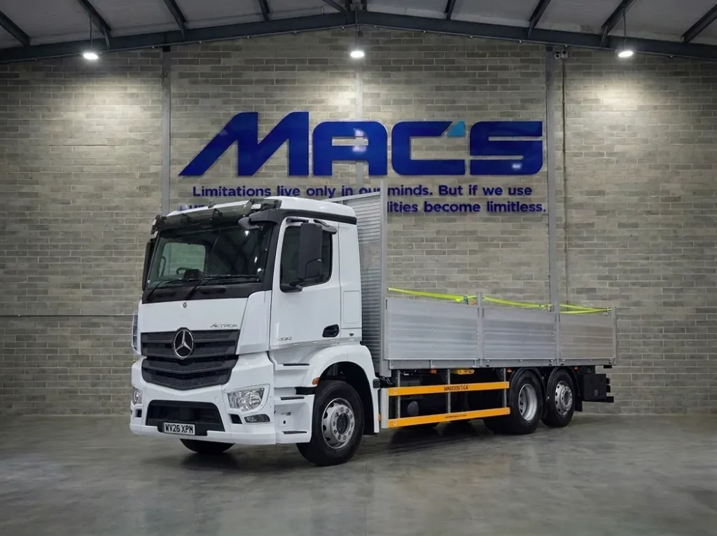 Mercedes (2026) AROCS 2530 6×2 26T Scaffold