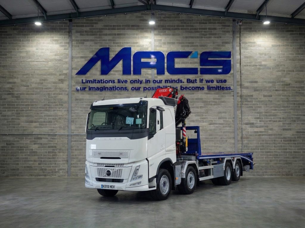 Volvo (2026) FH 8×2 32T FASSI F545 Cheesewedge