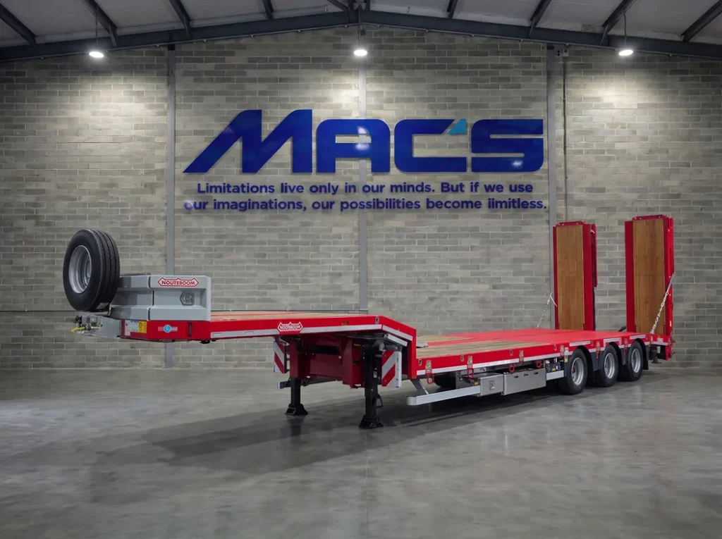 Nooteboom Tri-Axle Machinery Carrier Trailer
